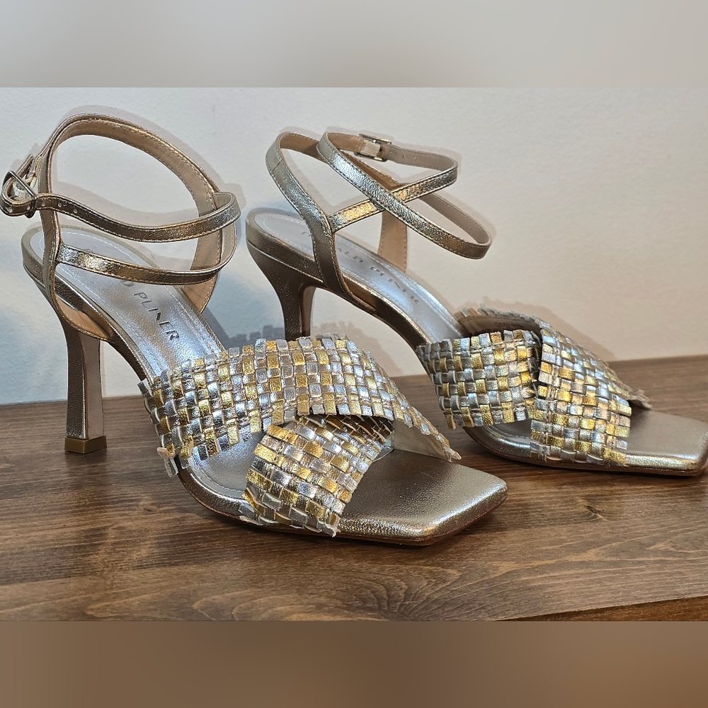 Donald Pliner NWOT Riva Slip-on Buckled High Heel Sandals Women's Size 8 - Picture 3 of 10